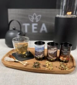 Teamasters Giftbox - Thee Geschenkset - Kerstpakket - Thee - Herbal Chai - Herbal Rooibos - Groene Thee - Perzik - Appel - Kerst - Geschenkset -Monin Verkoopwinkel 1090x1200