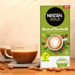 Nescafé Gold Almond Macchiato Oploskoffie - 6 Doosjes à 6 Zakjes -Monin Verkoopwinkel 1200x1200 166
