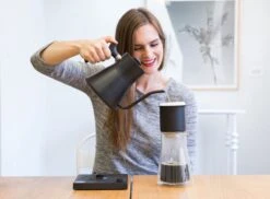 FELLOW - Stagg [XF] Set (Dripper + Carafe) - Handmatige Filterkoffie Set -Monin Verkoopwinkel 1200x886 1