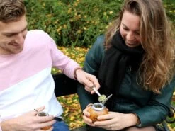 Yerba Mate Starterspakket Duo - 2x Traditionele Kalebas - 2x Bombilla - 1x Original & 1x Munt-Citroen Yerba Maté -Monin Verkoopwinkel 1200x900 14