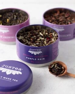 Trio Purple Tea-Justea-Biologisch-Losse Thee-Paarse Thee-Theekado -Monin Verkoopwinkel 960x1200 2